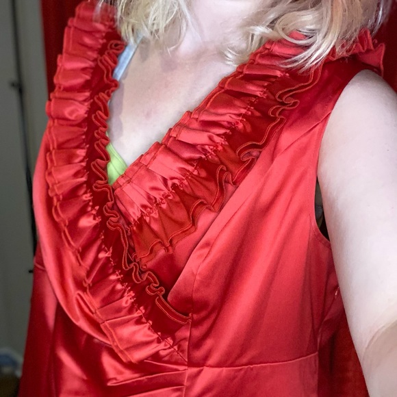 Red dress - Picture 13 of 13